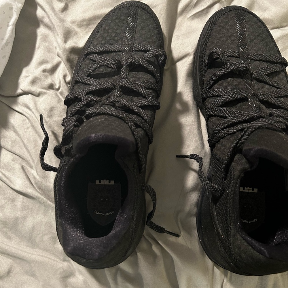 LeBron 17 Low 'Triple Black men’s sneakers. Brand new never worn.